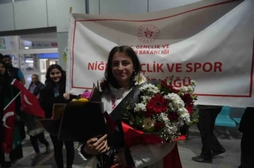 Avrupa 2.’si boksör memleketi Niğde’de coşkuyla karşılandı
