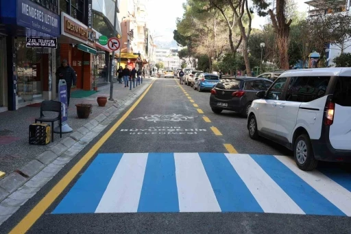 Aydın Büyükşehir Cumhuriyet Caddesi’ndeki çalışmaları tamamladı
