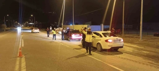 Aydın’da jandarma ekiplerince drone destekli gece denetimi gerçekleştirildi
