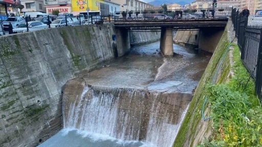 Aydın’daki yağışlar, Tabakhane Çayı’nda doğal temizliğe neden oldu
