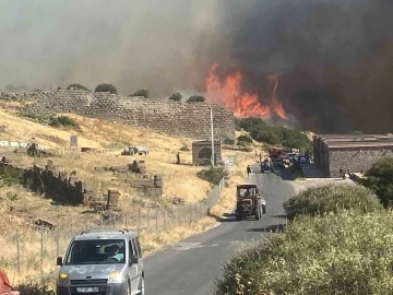 Makilikteki yangın Asoss antik kente sıçradı