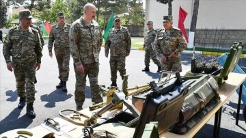 Azerbaycan yeni İHA'lar ve uzun menzilli füzeler alacak