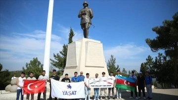 Azerbaycanlı şehit çocukları Çanakkale'deki müze ve şehitlikleri ziyaret etti