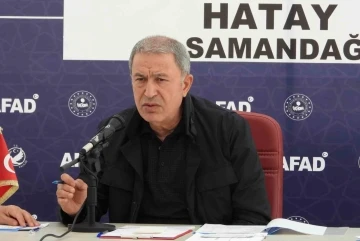 Bakan Akar: &quot;Deprem bölgesinde hiçbir vatandaşımız yalnız değildir&quot;
