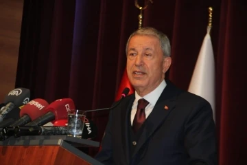 Bakan Akar: &quot;Zincirleri parçalamaya devam edeceğiz&quot;
