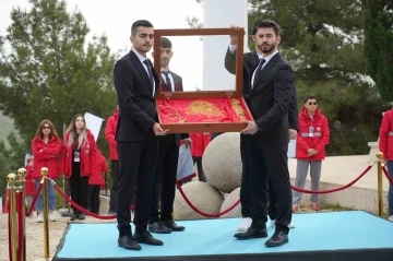 Bakan Bak, &quot;Sınırlarımızda ve sınır ötesinde nöbet bekleyen kahramanlar yalnız bugünün değil bir yandan istikbalin de derdindedir&quot;
