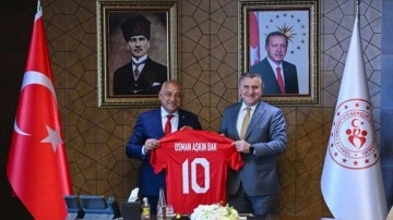 Bakan Bak, TFF Başkanı Büyükekşi'yi kabul etti