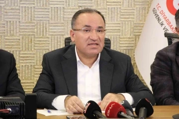 Bakan Bozdağ: “Diyarbakır’da şimdiye kadar 192 kişi vefat etti, bin 91 kişi yaralandı”
