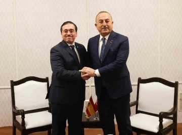 Bakan Çavuşoğlu, BAE’li ve İspanyol mevkidaşlarıyla ile görüştü
