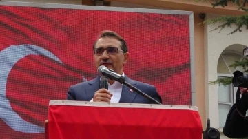 Bakan Dönmez: &quot;Trabzon’a, Rize’ye giderler milliyetçi kesilirler. Diyarbakır’a giderler özerklik getireceğiz derler&quot;
