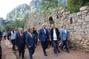 Bakan Ersoy: &quot;2024 yılı hedefimiz ise 60 milyon turist ve 60 milyar dolar turizm geliri&quot;
