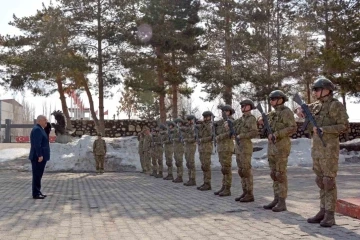 Bakan Güler, Hakkari’de bulunan 3’üncü Piyade Tümen Komutanlığında inceleme ve denetlemelerde bulundu
