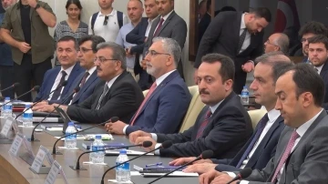 Bakan Işıkhan: “Mutabakata vararak ‘Toplu Sözleşmemizi uzlaşma ile sonuçlandırmayı hedefliyoruz”
