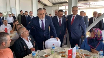 Bakan Işıkhan: &quot;Huzur ve güven içerisinde yaşayabiliyorsak şehitlerimiz ve  gazilerimizin cesaretleri sayesindedir&quot;
