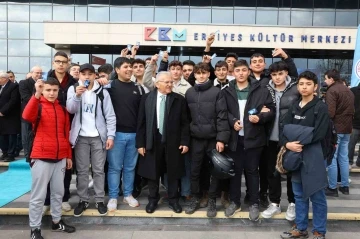 Bakan Kacır’dan Başkan Büyükkılıç’a ‘Alper Gezeravcı’ teşekkürü
