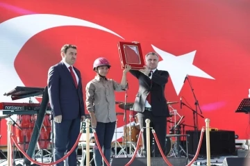 Bakan Osman Aşkın Bak: &quot;Dik duruşumuzdan taviz vermeden kutlu yürüyüşümüze devam edeceğiz&quot;
