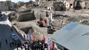 Bakan Özhaseki: &quot;Kale Projesi, Niğde’nin turizmden istifade etmesini sağlayacak”
