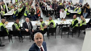 Bakan Uraloğlu, Esenboğa Havalimanının yeni pist inşaatında işçiler ile iftar açtı
