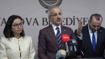 Bakan Uraloğlu’ndan yapımı yılan hikayesine dönen Yalova-Armutlu karayolu açıklaması
