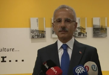 Bakan Uraloğlu, PTT Pul Müzesi’ni ziyaret etti
