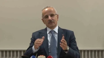 Bakan Uraloğlu: &quot;2023 yılını 216 milyon yolcuyla kapattık&quot;
