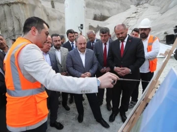 Bakan Varank, Doğancı Barajı Tüneli'nde incelemelerde bulundu