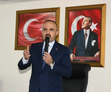 Bakan Yardımcısı Turan: &quot;Devletin karşısında kibirlenen, kibriyle suç işleyen hiç kimsenin olmasını istemiyoruz&quot;
