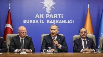 Bakan Yerlikaya: Mobil Göç Noktası filosu 1 Kasım'dan itibaren 155 araca yükselecek