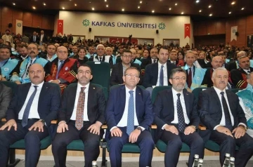 Bakan Yumaklı, Kars’ta öğrencilere seslendi
