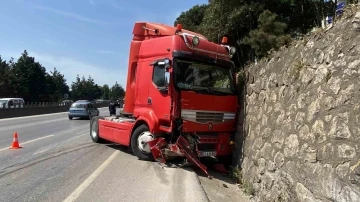 Bakıma giderken kaza yaptı, dorsenin takılı olmaması facianın önüne geçti
