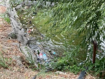 Bakırköy Botanik Parkı adeta çöplüğe döndü
