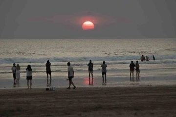 Bali’ye giden yabancı turistler 10 dolar vergi ödeyecek
