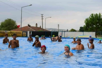 Balıkesir’de 9 bin çocuk yüzme öğrendi
