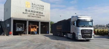 Balıkesir’de bayram tatilinde 15 bin ton çöp toplandı
