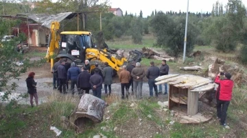 Balıkesir’de mahallelinin yol sevinci
