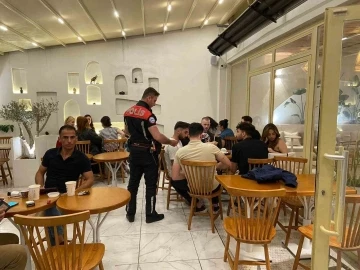 Balıkesir’de polis 139 aranan şahsı yakaladı
