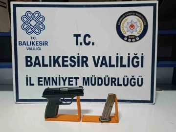 Balıkesir’de polis 50 aranan şahsı yakaladı