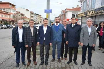 Balıkesir’in kalplere dokunan doktorunun ismi memleketinde bir sokağa verildi
