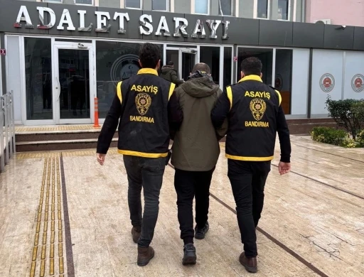 Bandırma’da silahlı yağma suçundan aranan şahıs yakalandı
