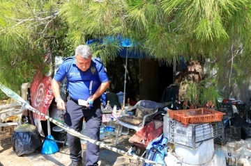 Barakadaki arkadaşının ölümünü &quot;Değnekle dürttüm, baktım ölmüş&quot; diye anlattı
