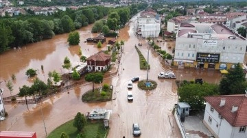 Bartın'da sel sularının çekildiği bölgelerde temizliğe başlandı