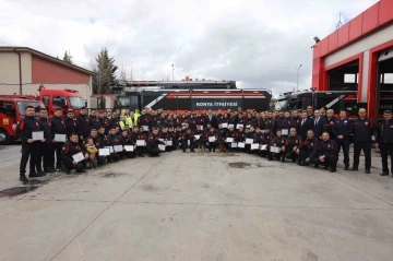 Başkan Altay, Hatay’da görev yapan itfaiye personeline teşekkür belgesi takdim etti
