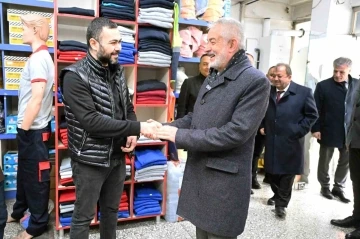 Başkan Başdeğirmen: &quot;Onlar savuruyor biz işimize bakıyoruz”
