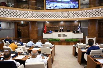 Başkan Böcek:“Toplu ulaşımın belediye eliyle yapılması gerek”
