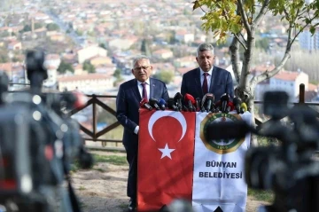 Başkan Büyükkılıç’tan cam terasta &quot;birlik ve beraberlik&quot; mesajı
