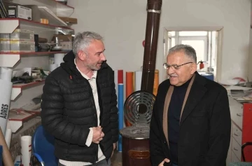 Başkan Büyükkılıç, Tomarza’da esnaf ve vatandaşla buluştu
