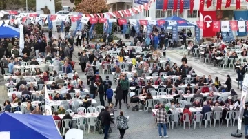 Başkan Çerçioğlu, Çeştepe’de vatandaşlarla iftarda buluştu
