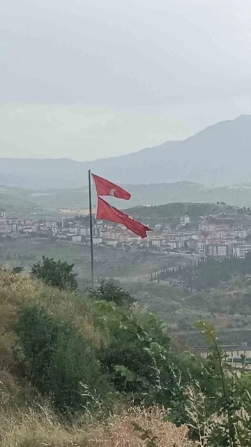 Başkan Çetinkaya’nın bayrak hassasiyeti
