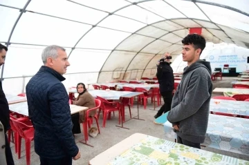 Başkan Çınar “İftar çadırlarında Ramazanın kardeşlik, paylaşma ve dayanışma ruhunu yaşıyoruz.”