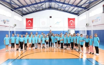 Başkan Dursun, voleybolun sultanlarıyla buluştu
